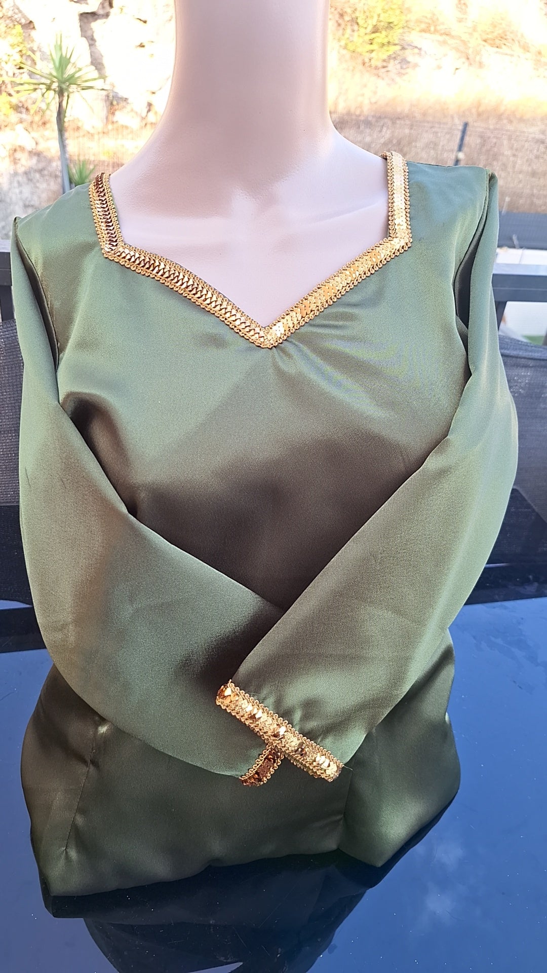 Body satin kaki