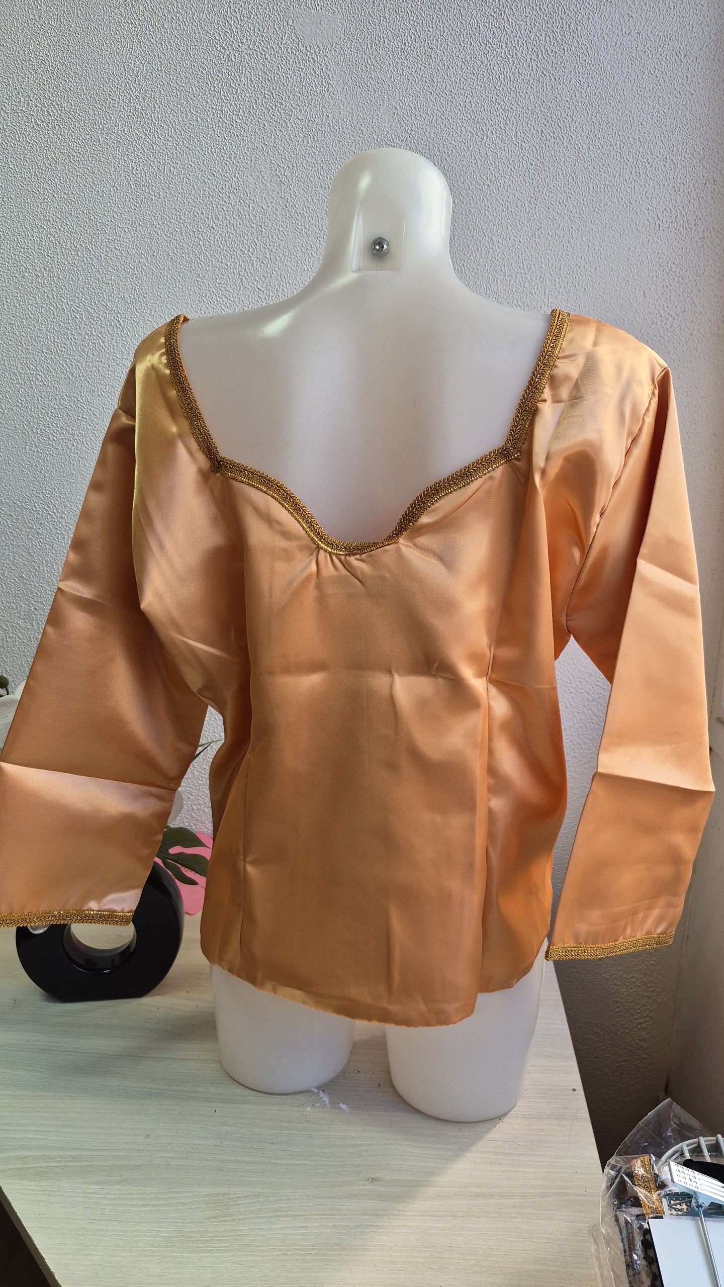Body satin
